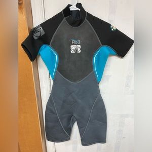 Body Glove Pro 3 WetSuit women’s size 7/8.
